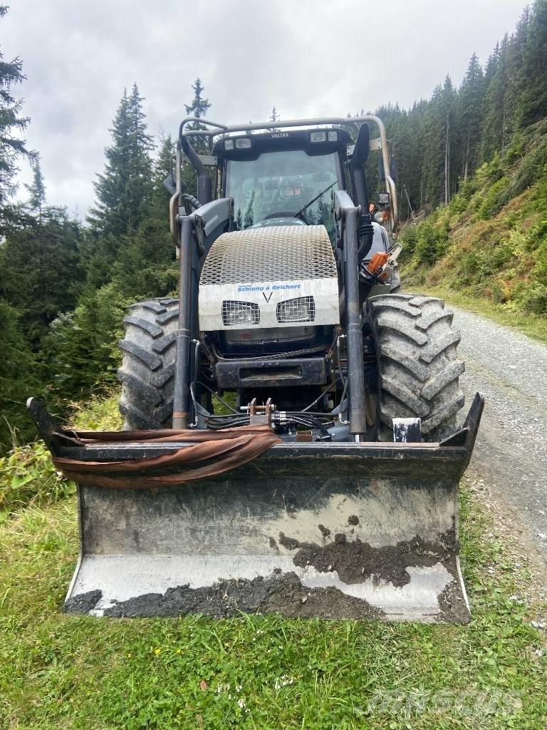 Valtra T 162 Šumski traktori