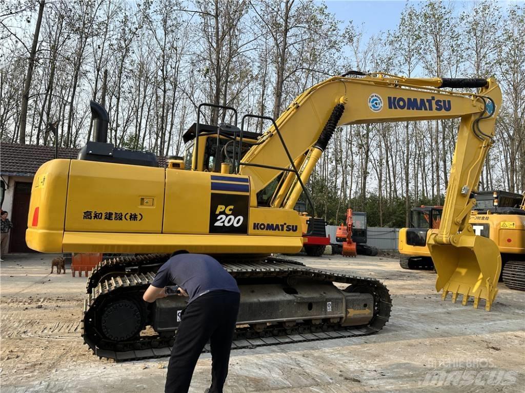 Komatsu PC200-8 Bageri gusjeničari