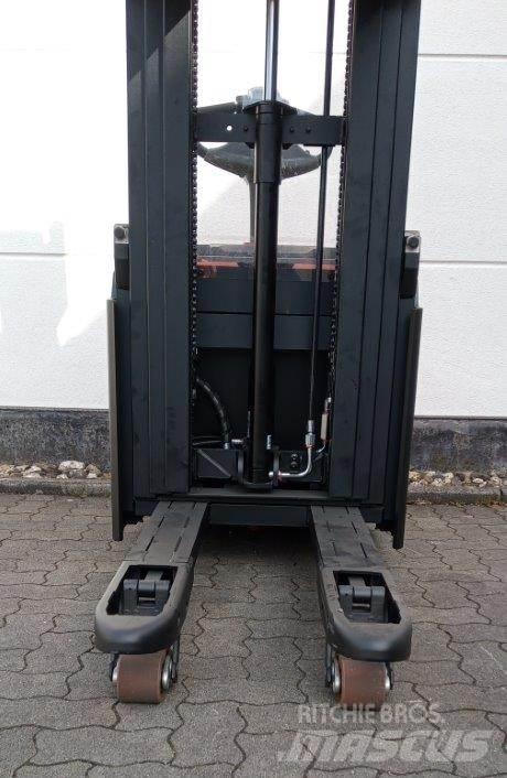 Toyota SWE120L Ručni električni viličar
