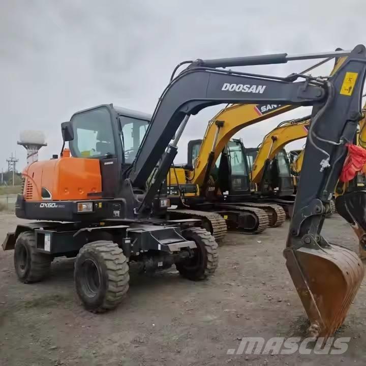 Doosan DX 60W Bageri na kotačima