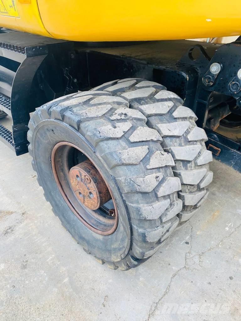 CAT m317f Bageri na kotačima