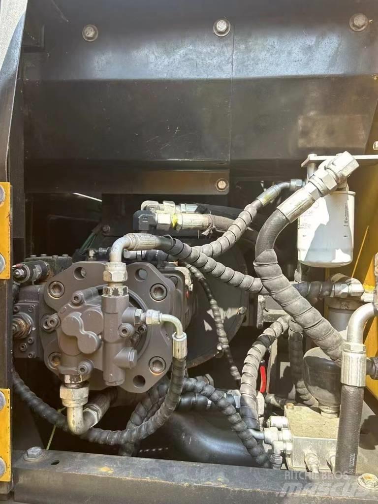 Volvo 140 Bageri gusjeničari