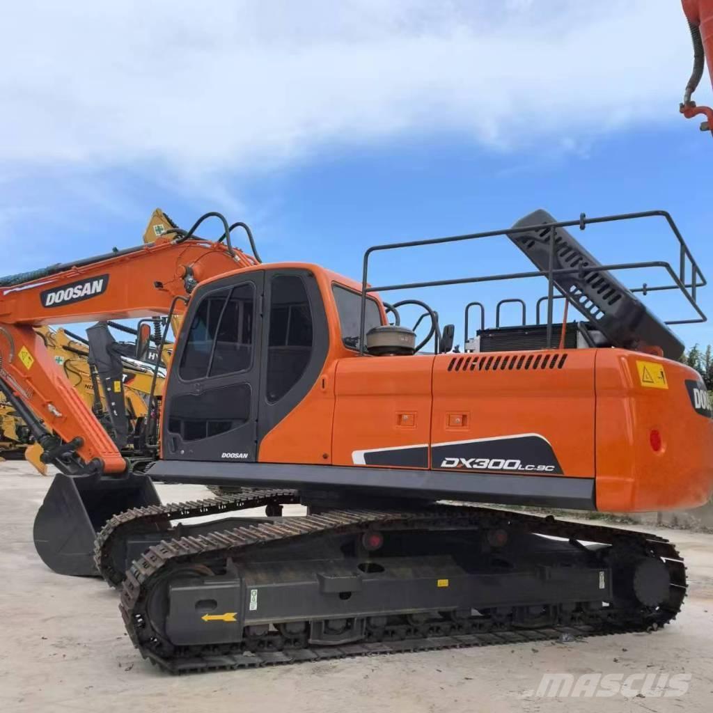 Doosan DX 300 Bageri gusjeničari