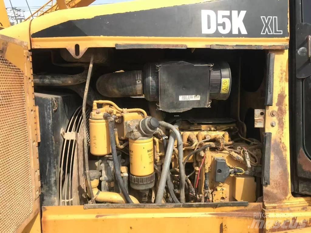CAT D 5 K Buldožeri gusjeničari