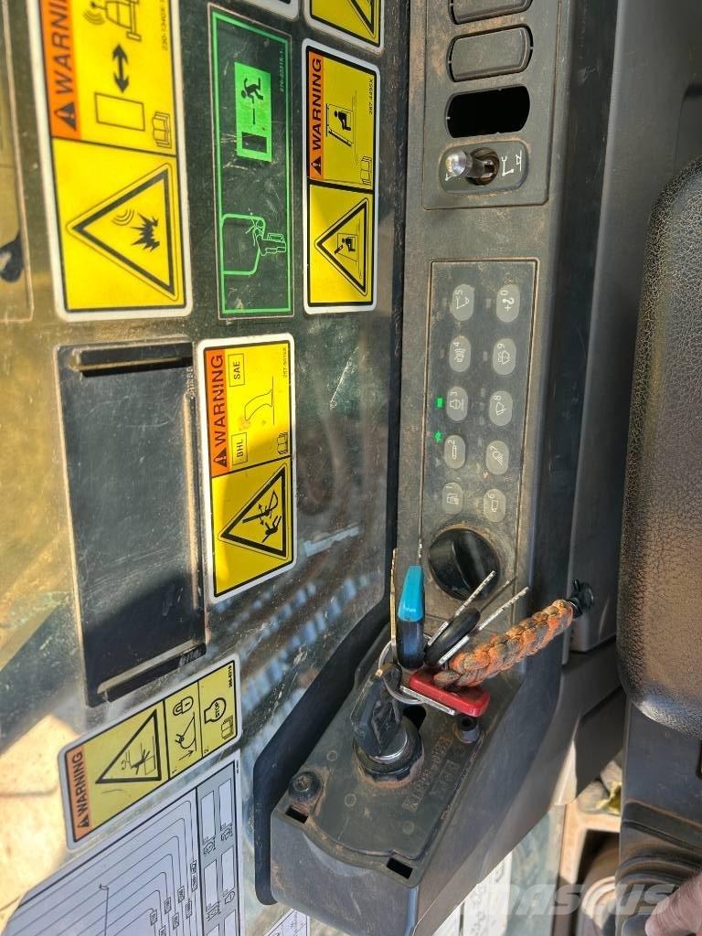 CAT 323 F L Bageri gusjeničari