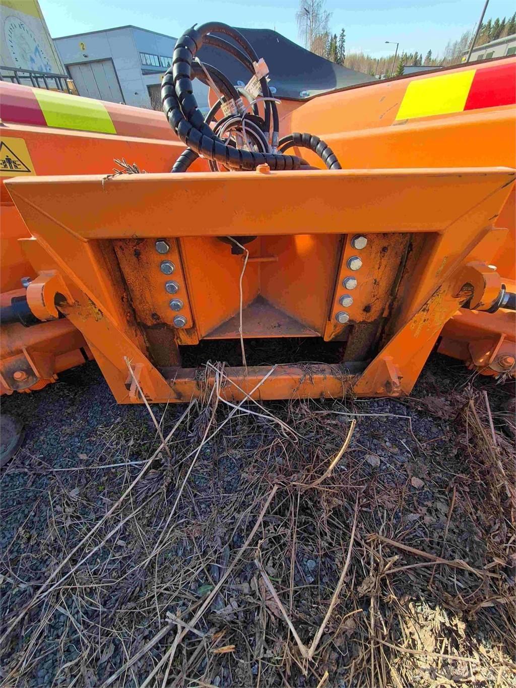 FMG nivelaura 390 Sniježne daske i  plugovi