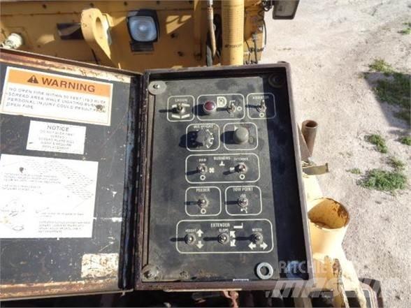 CAT AP-1000B Asfaltni finišeri