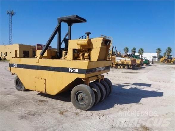 CAT PS-130 Gumeni valjci na kotačima