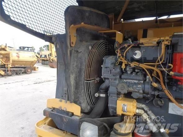 CAT PS-150C Gumeni valjci na kotačima