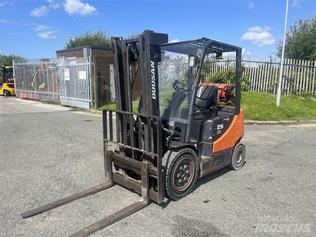 Doosan G25P-5 Plinski viličari