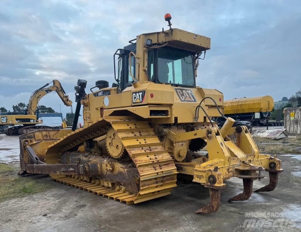 CAT D 6 T LGP Buldožeri gusjeničari