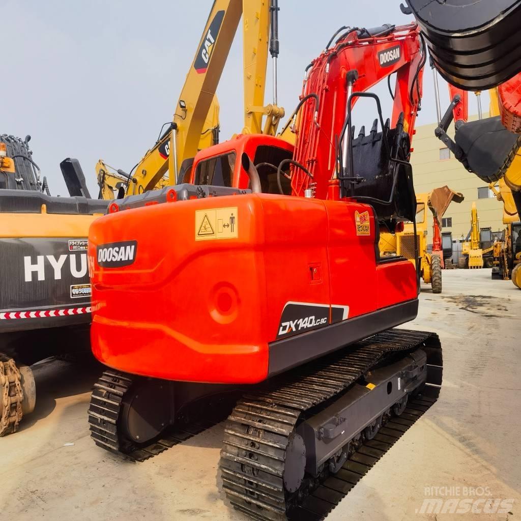 Doosan DX 140 Bageri gusjeničari