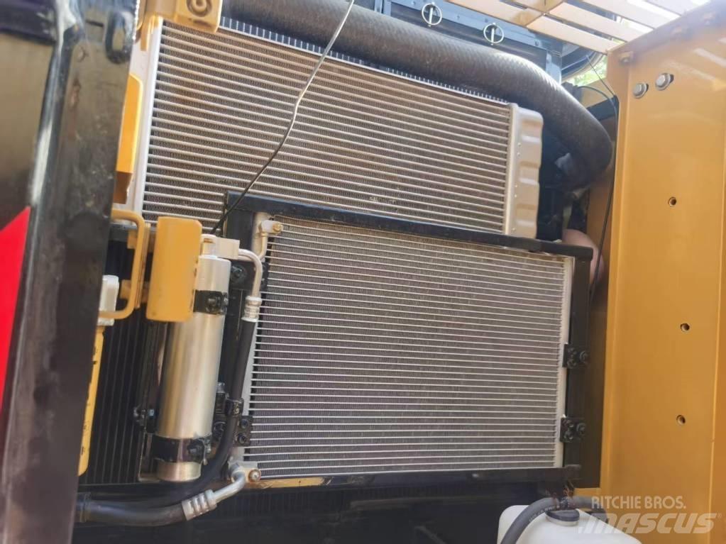 CAT 320d2 Bageri gusjeničari