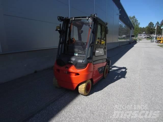 Linde E 30 Električni viličari