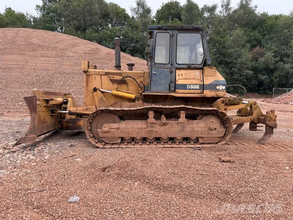 Komatsu D58E-1 Buldožeri gusjeničari