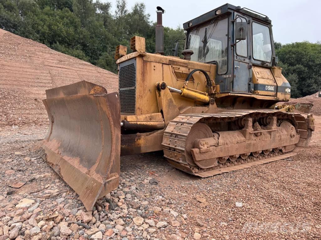 Komatsu D58E-1 Buldožeri gusjeničari
