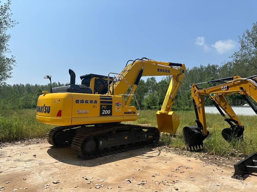 Komatsu PC200-8 Bageri gusjeničari