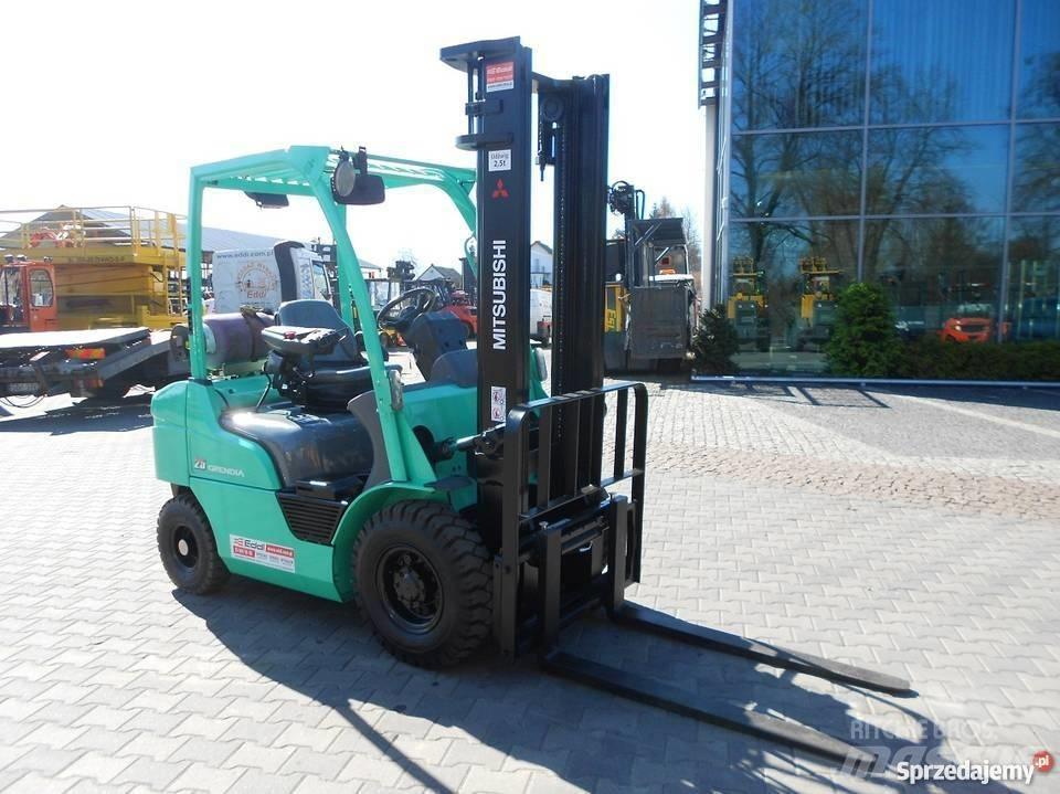 Mitsubishi FG25N Plinski viličari