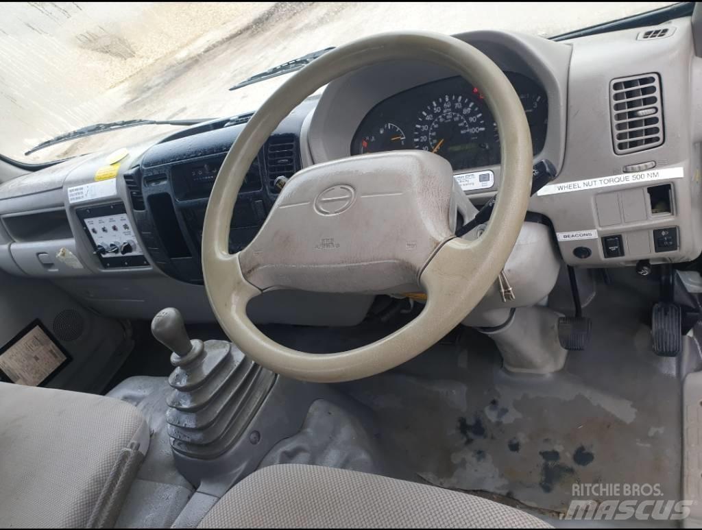 Hino 300 Ostali kamioni