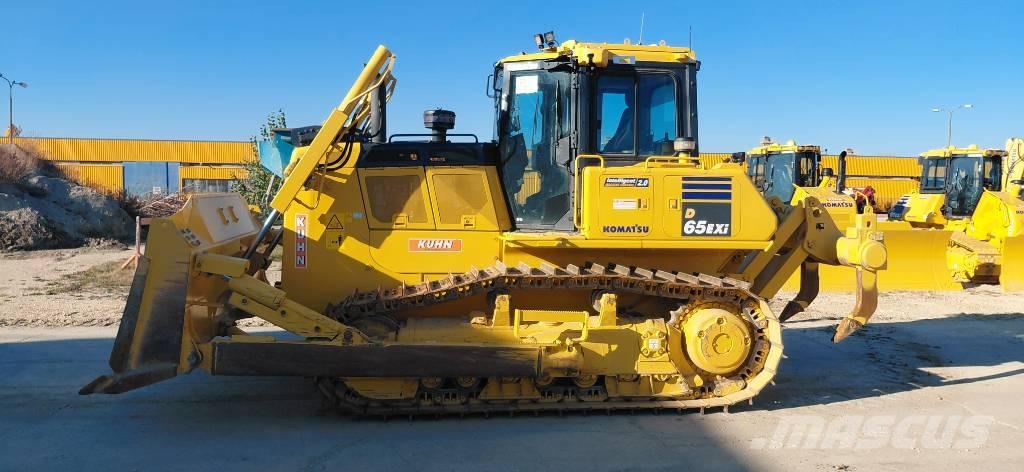 Komatsu D65EXi Buldožeri gusjeničari