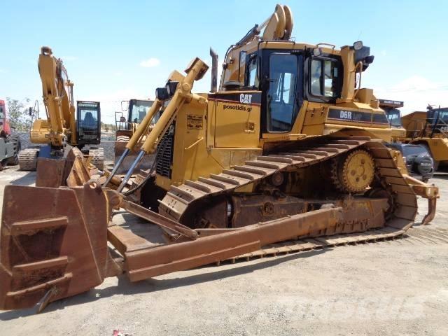 CAT D 6 R II Buldožeri gusjeničari