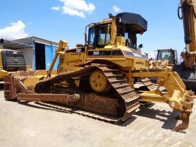 CAT D 6 R II Buldožeri gusjeničari