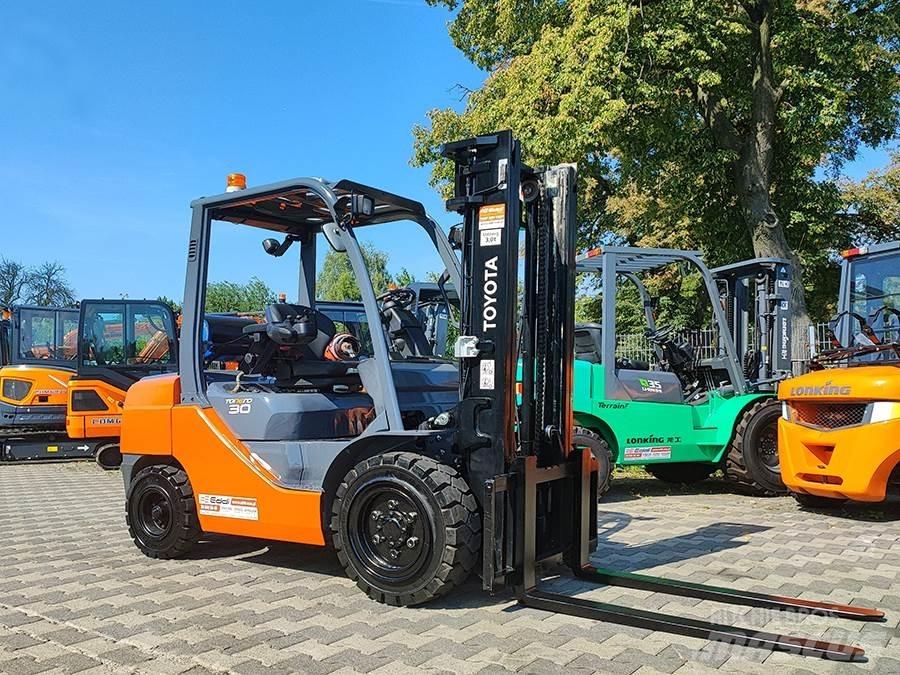 Toyota 02-8FGF30 Plinski viličari