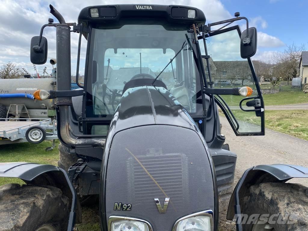 Valtra N92 HITECH Traktori