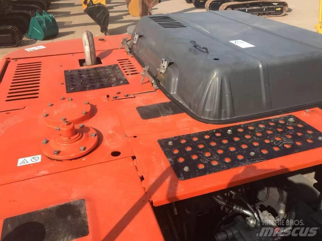 Hitachi 240-3 Bageri gusjeničari
