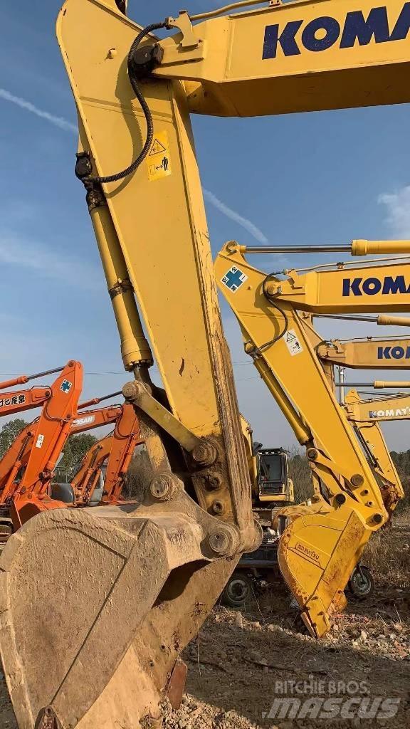 Komatsu PC 220 Bageri gusjeničari