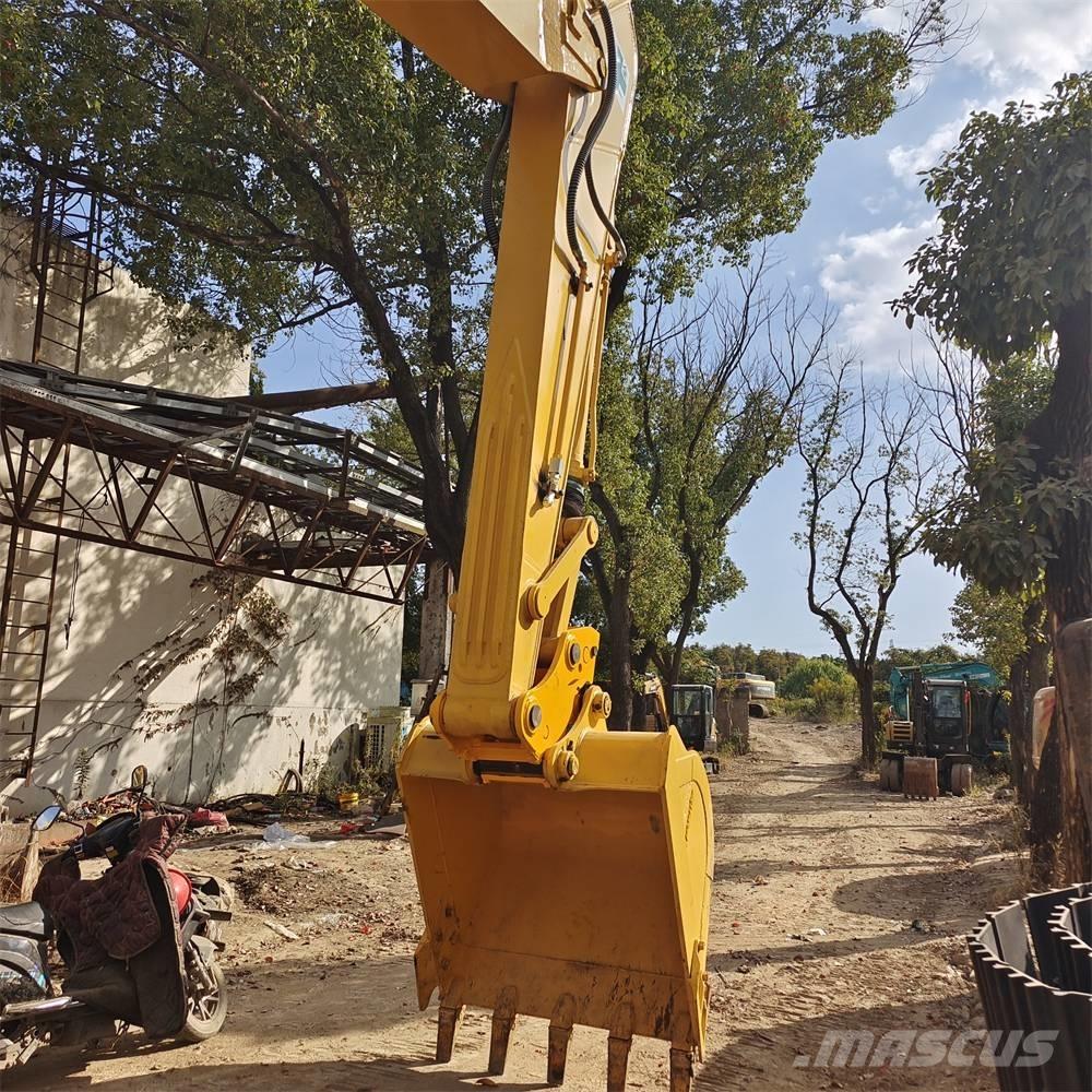 Komatsu PC 240 Bageri gusjeničari