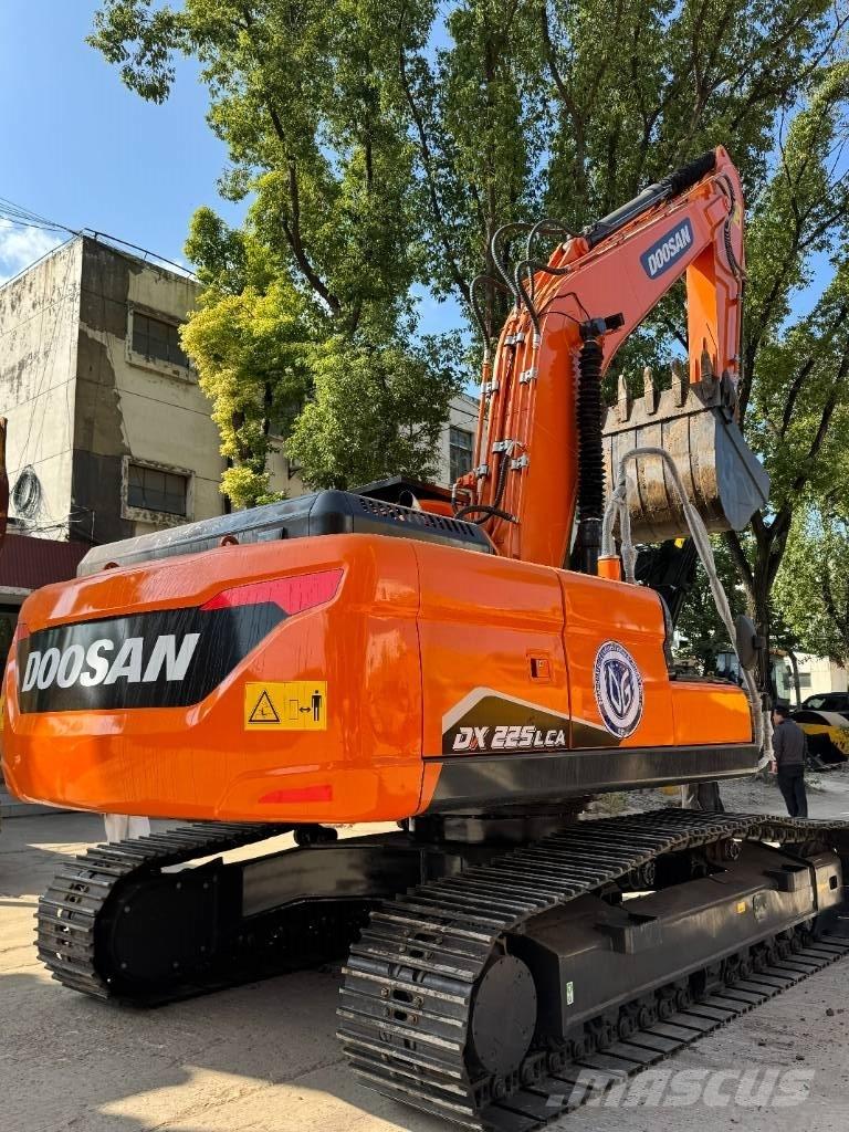 Doosan DX 225 Bageri gusjeničari