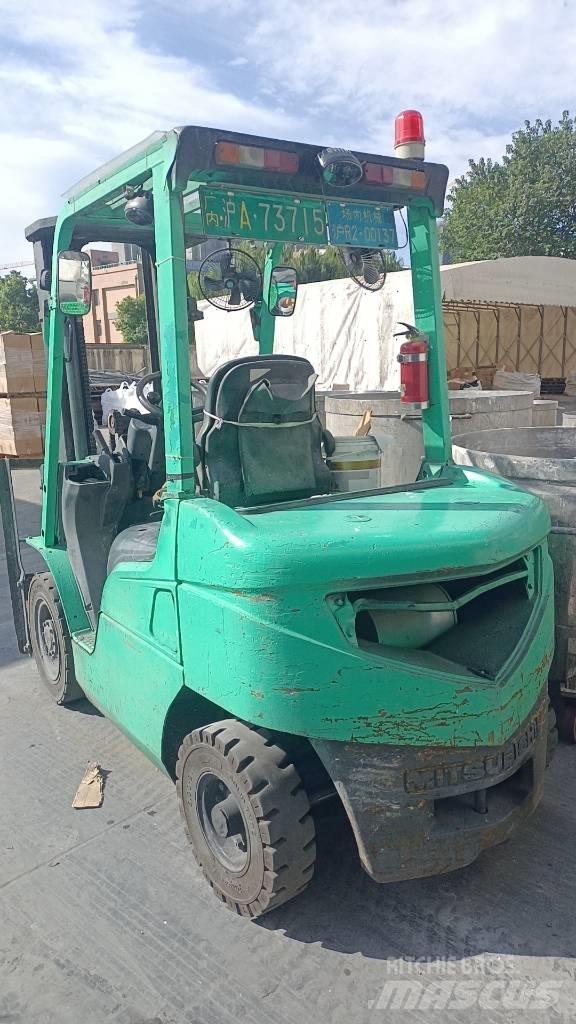 Mitsubishi FD 25 Dizelski viličari