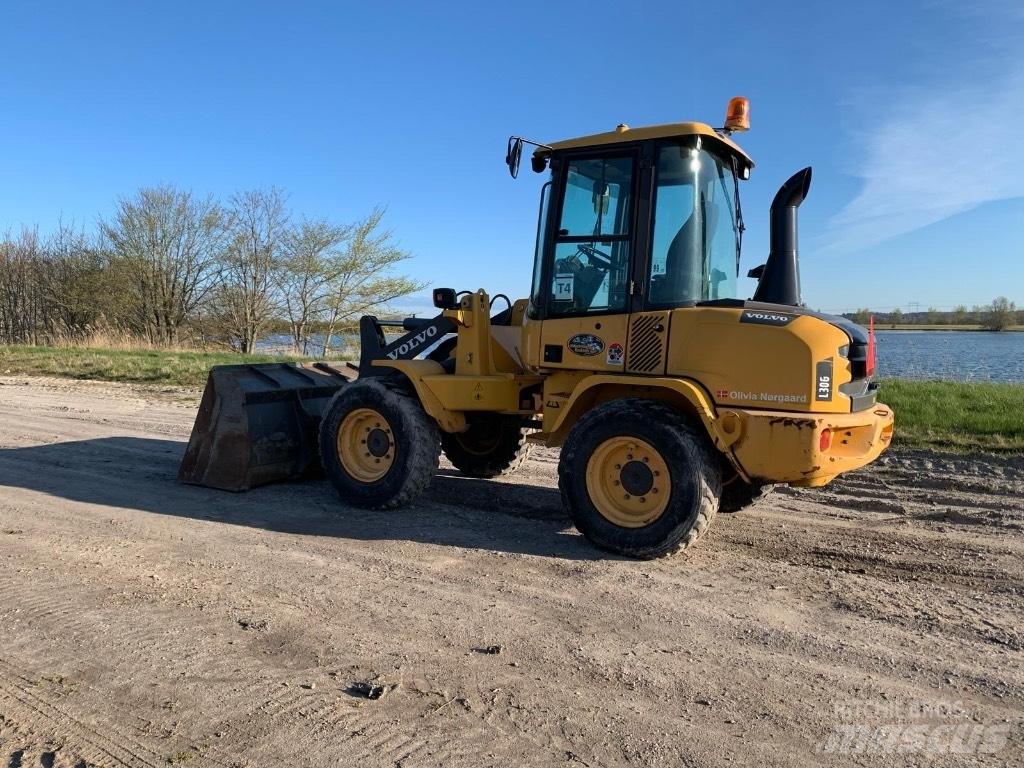 Volvo L 30 G Utovarivači na kotačima