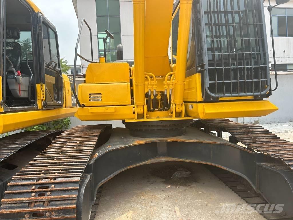 Komatsu PC240LC-8 Bageri gusjeničari