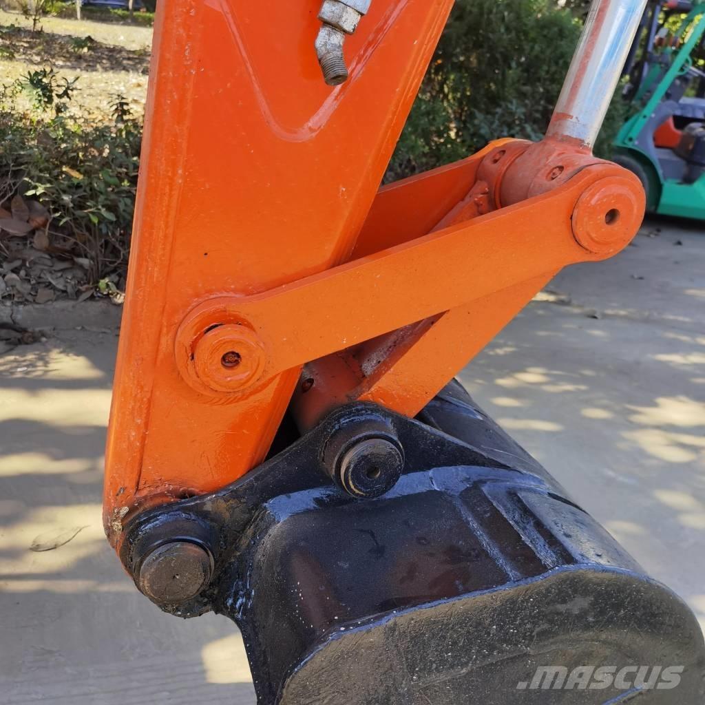 Hitachi ZX70 Midi bageri 7t – 12t