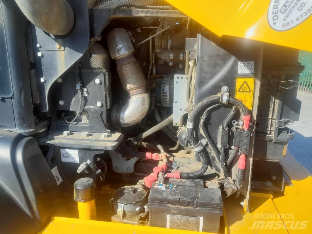 JCB TM 320 S Poljoprivredni teleskopski utovarivači