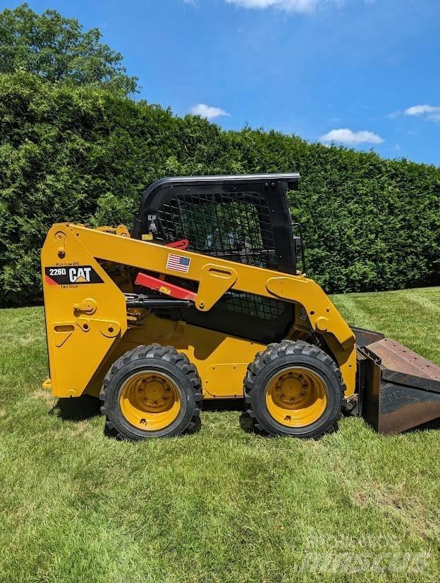 CAT 226 D Skid steer mini utovarivači