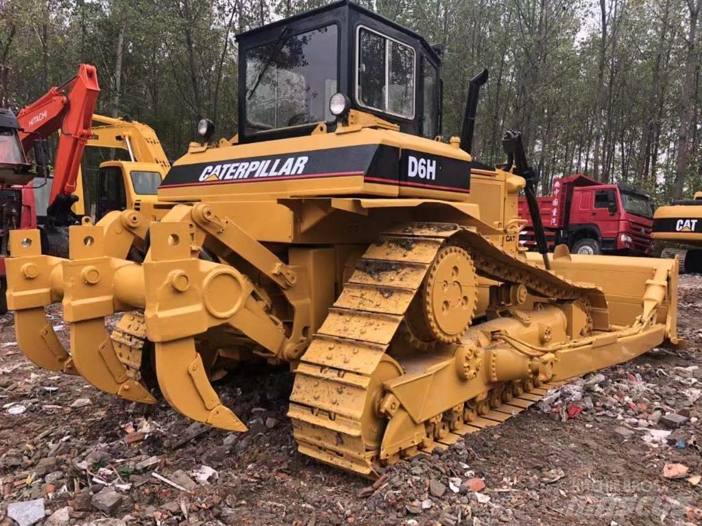 CAT D6H Buldožeri gusjeničari