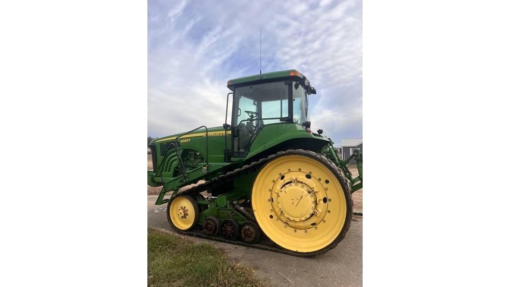 John Deere 8320 T Traktori