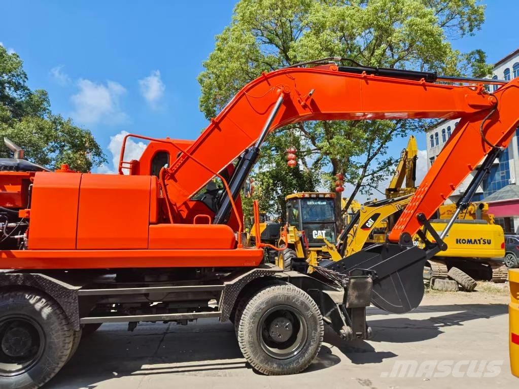 Doosan DH 210 W-7 Bageri na kotačima