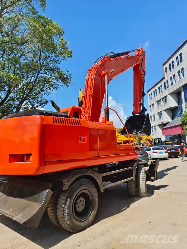 Doosan DH 210 W-7 Bageri na kotačima