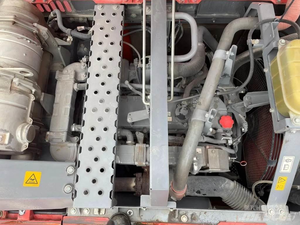 Hitachi ZX300LC-6 Bageri gusjeničari