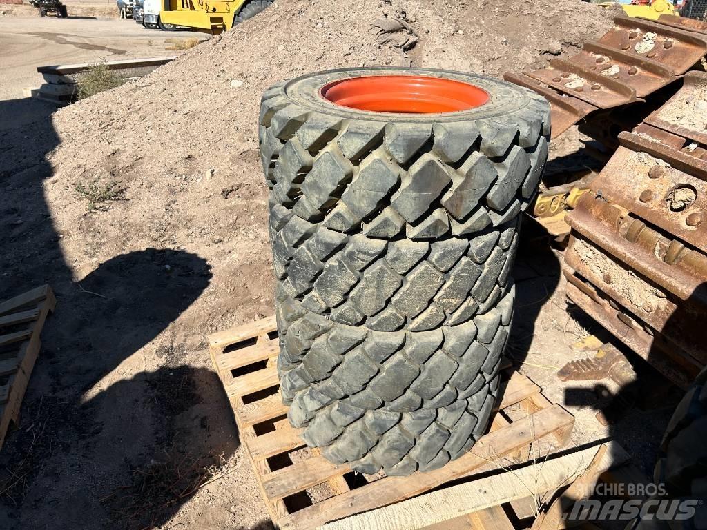 Bobcat 10x16.5 Tires Gume, kotači i naplatci