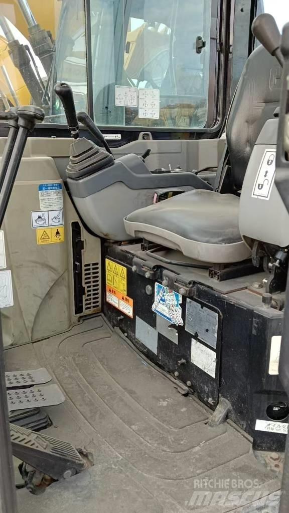 CAT CAT302D Bageri gusjeničari