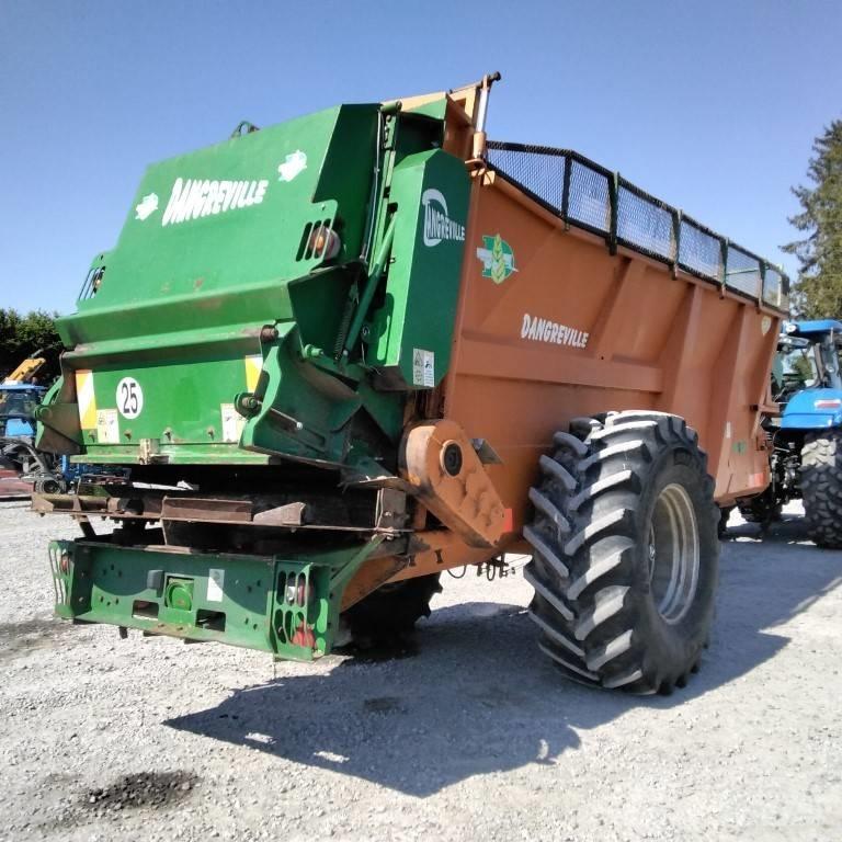 Dangreville EV 11 Rasipači gnojiva