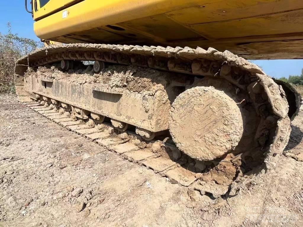 Komatsu PC 220 Bageri gusjeničari