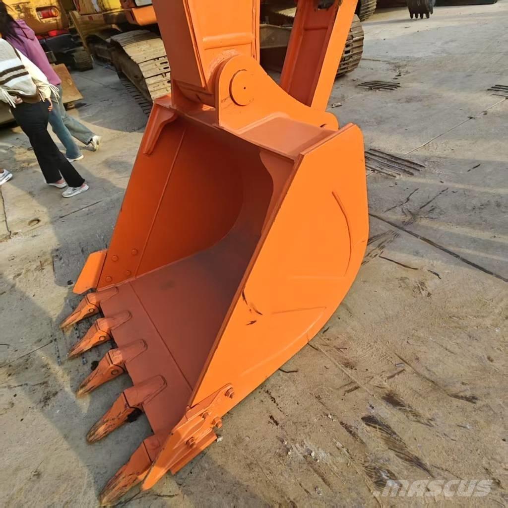 Hitachi ZX 210 Bageri gusjeničari