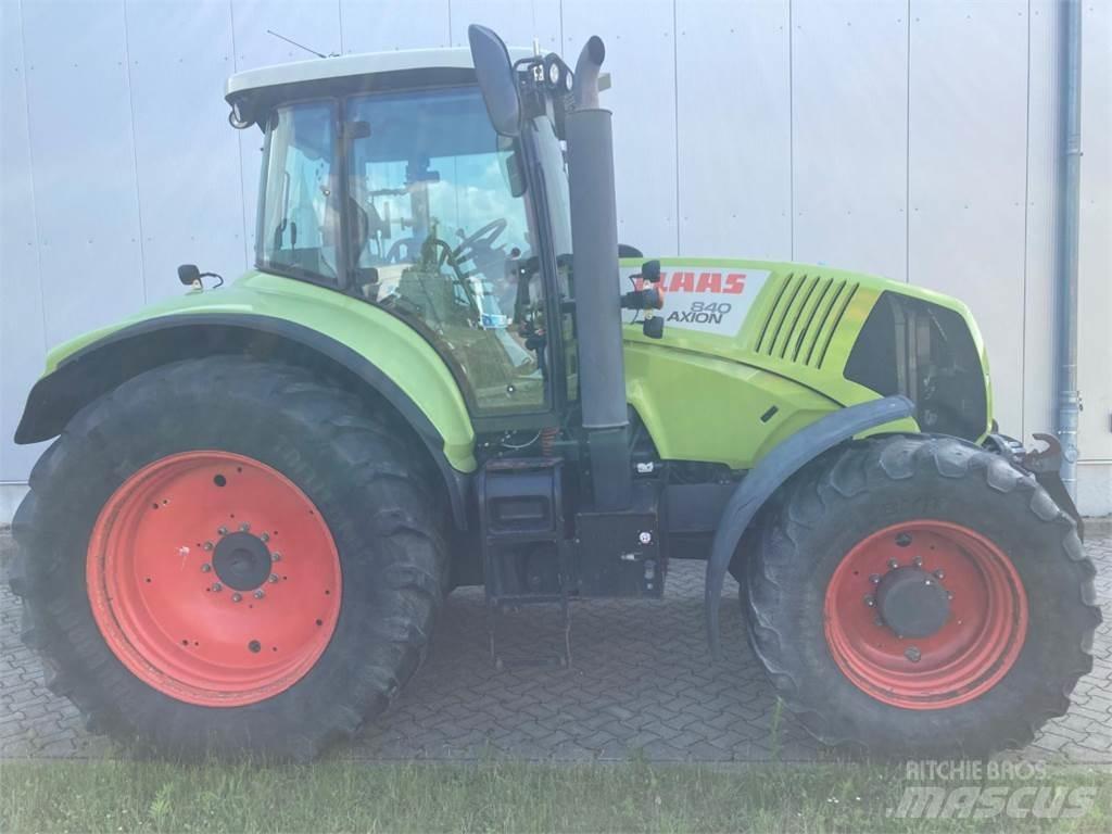 CLAAS AXION 840 Traktori