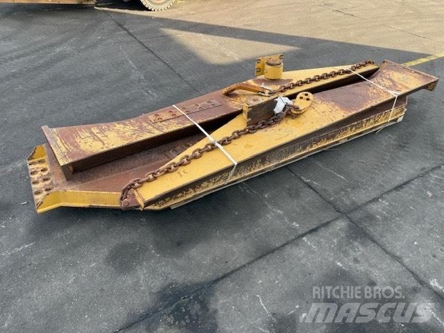 CAT 735 TAIL GATE Zglobni demperi